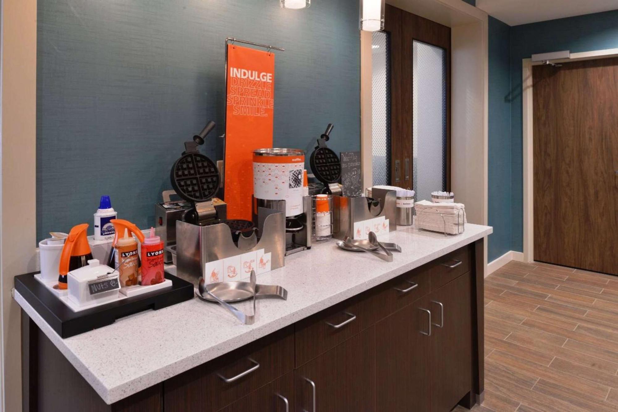 Hampton Inn Ливенворт Экстерьер фото